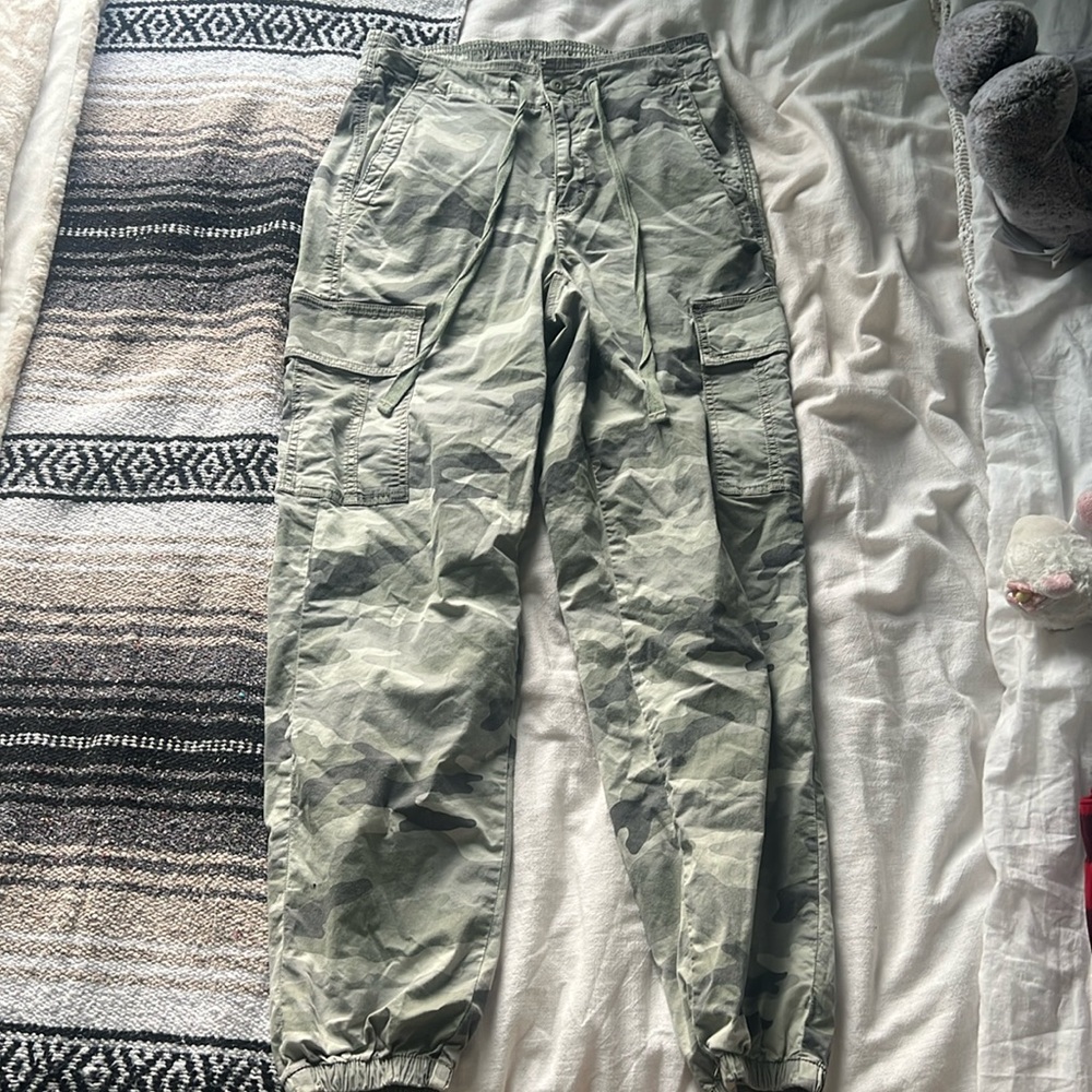 American Eagle Camo Cargo Pants